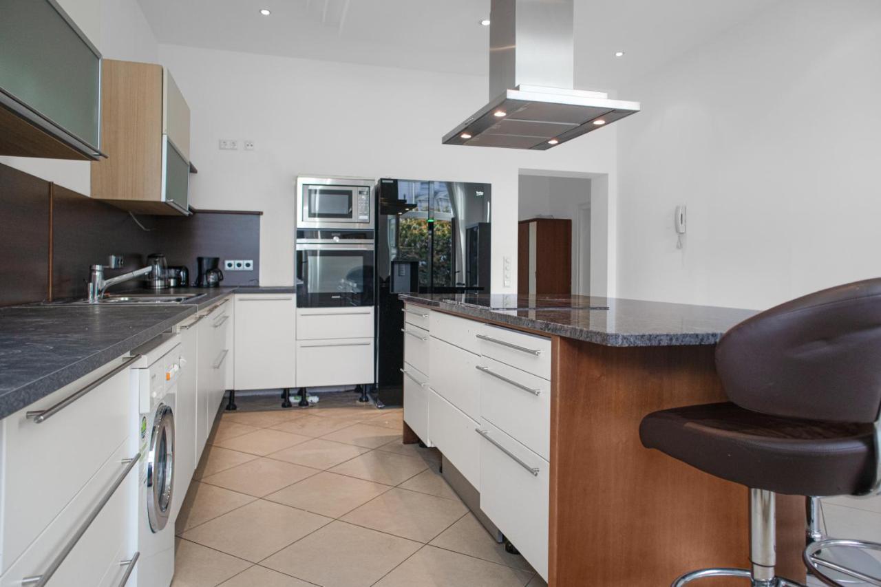 Superb 7br Shared Apartment- Near Hauptbahnhof Appartement