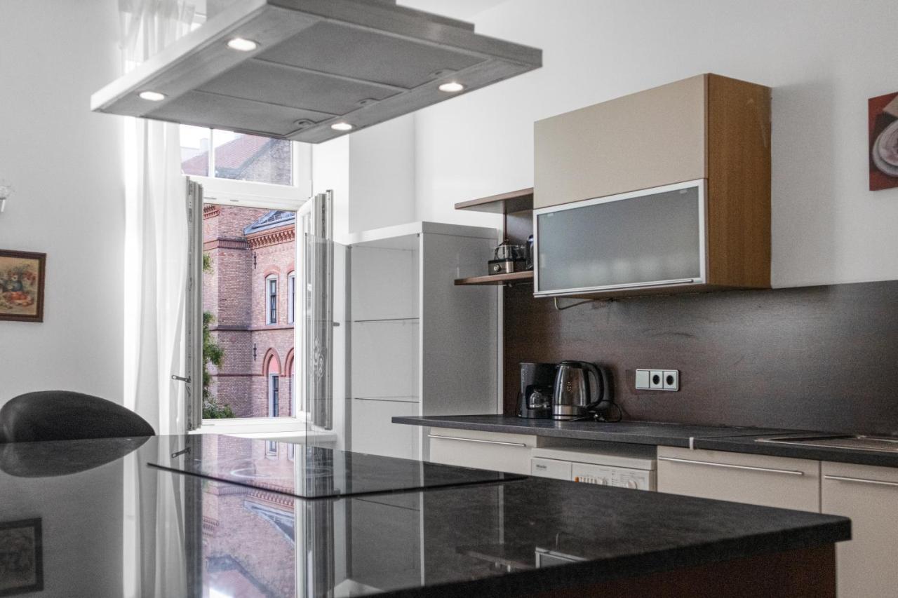 Superb 7br Shared Apartment- Near Hauptbahnhof Wenen